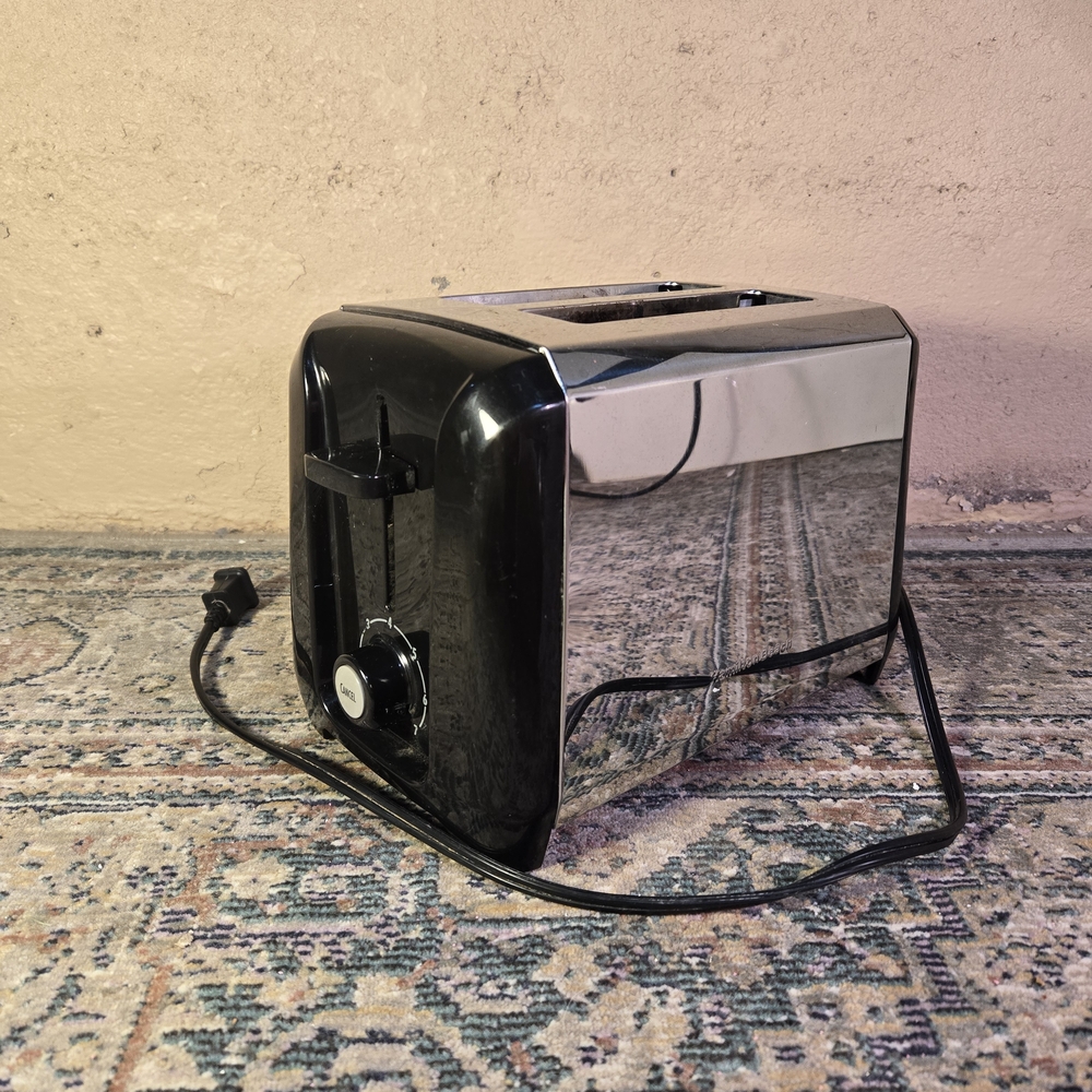 Hamilton Beach 2 Slice Toaster Model #22680 Chrome/Black-Tested/Working